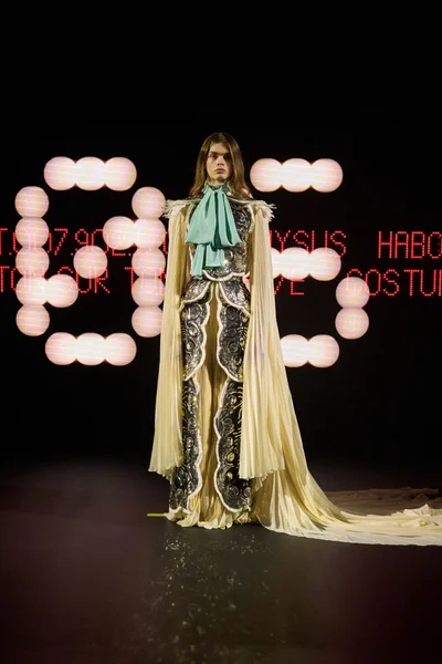 Look 6